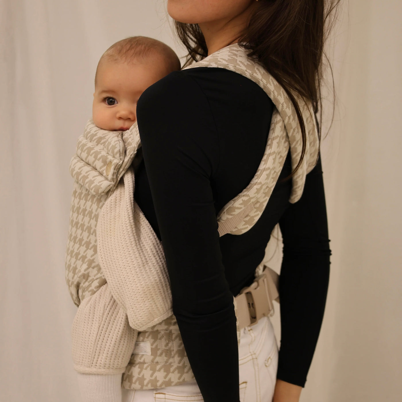 Baby carrier - Bonding